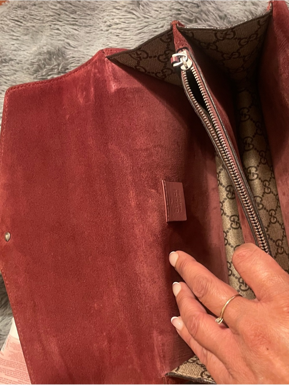 Gucci Beige GG Supreme Shoulder Bag with Pink Floral and Red Accents - Picture 9 of 12